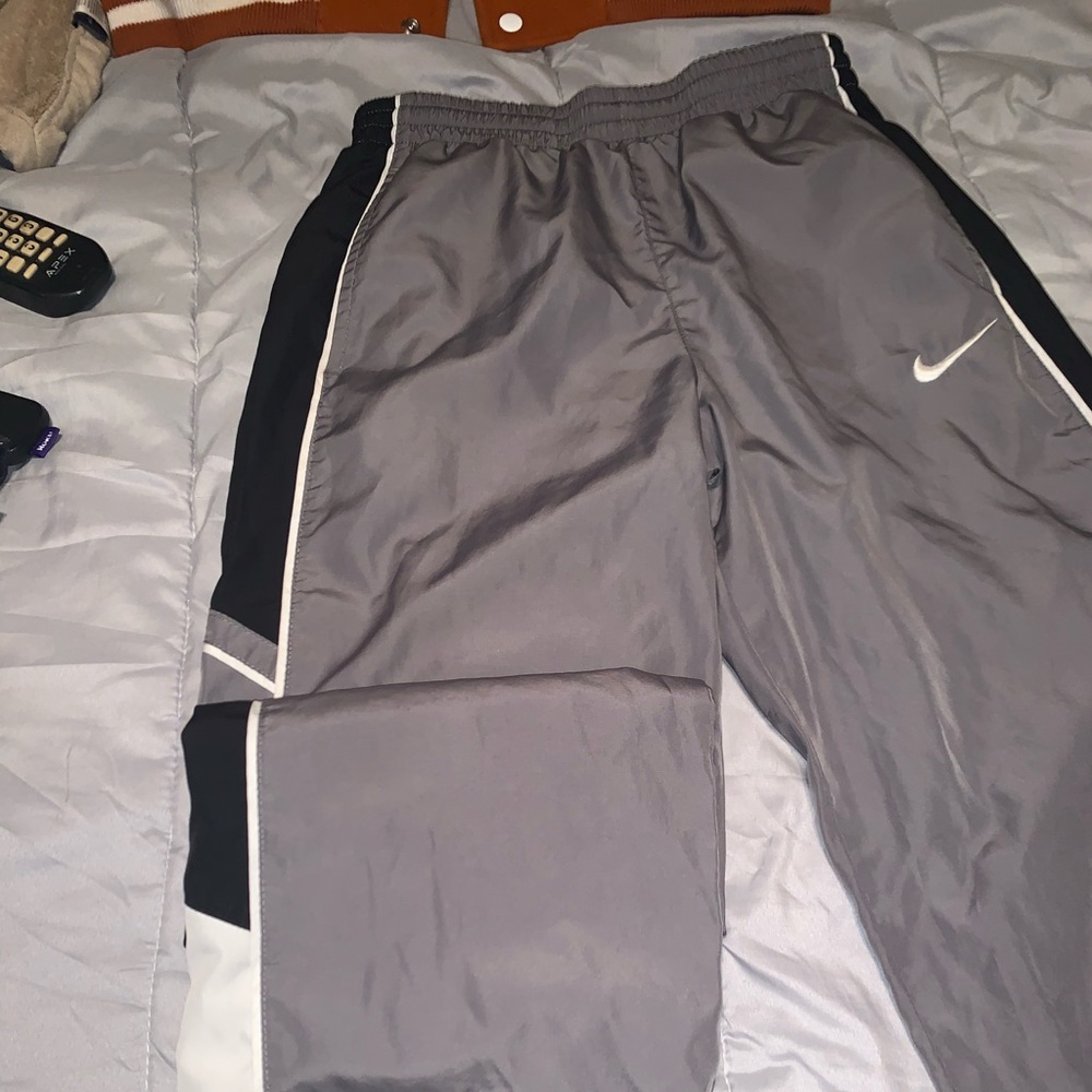 grey nike sweatpants
